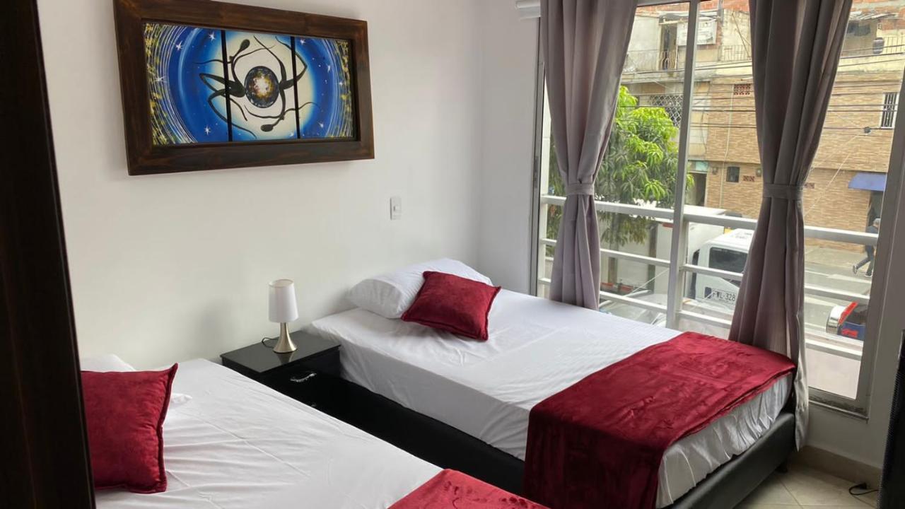 Amoblado Gemas San Joaquin 201 Appartement Medellín Buitenkant foto