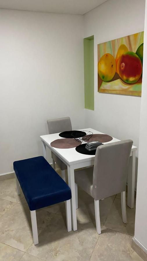 Amoblado Gemas San Joaquin 201 Appartement Medellín Buitenkant foto